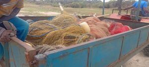 pulmoddai-illegal-fishing-arrest-news-tamil