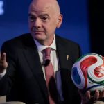 உலகம் ஒரு சில கொடுங்கோலர்களால் சூறையாடப்படுகிறது!