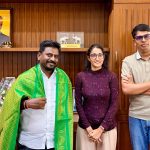 முள்ளிவாய்க்கால் நினைவுப் பதாகையை அகற்றியது பொலிஸ்!