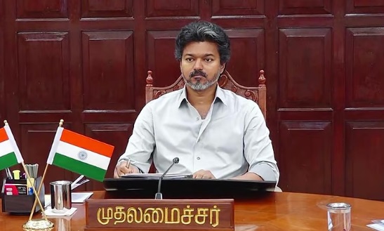 ராகுல் காந்தி உள்ளிட்ட தலைவர்கள் பலர் கைது செய்யப்பட்டது ஜனநாயகத்துக்கு எதிரானது. நம் மக்களின் உணர்வுகளையும் மாணவர்களின் உணர்வுகளையும் ஒன்றிய அரசு மதித்தே ஆக வேண்டும். அதன் வெளிப்பாடாக, நீட் தேர்வு அகற்றப்பட வேண்டும் என முதல்வர் விஜய் தெரிவித்துள்ளார்.