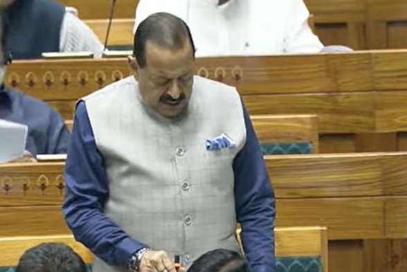 நீட் வினாத்தாள் கசிவு விவகாரம் தொடர்பாக நாடு முழுவதும் தொடர் போராட்டங்கள் வெடித்த நிலையில், தேர்வு முறைகேடுகளைத் தடுக்கப் பிரதமர் நரேந்திர மோடி தலைமையிலான அமைச்சரவை கடந்த 24-ஆம் திகதி புதிய சட்டமூலத்துக்கு ஒப்புதல் அளித்தது.