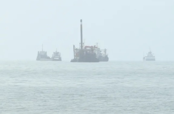 வாய்ந்த ஹார்முஸ் நீரிணையை (Strait of Hormuz) இரு நாடுகளும் இணைந்து மேற்பார்வையிடுவதற்கான ஓமானின் முன்மொழிவை ஈரான் நிராகரித்துள்ளது.