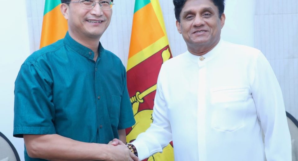 இலங்கைக்கும் சீனாவுக்கும் இடையிலான இருதரப்பு உறவுகள் தொடர்ந்து வலுவாக இருக்க வேண்டும் என்று எதிர்க்கட்சித் தலைவர் சஜித் பிரேமதாச தெரிவித்துள்ளார்.
