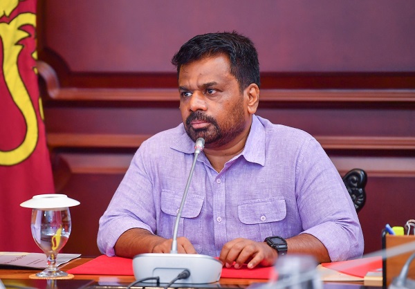 தற்போது இராணுவம், கடற்படை மற்றும் விமானப்படையின் கீழ் இயங்கும் அனைத்து ஆராய்ச்சி மற்றும் அபிவிருத்தி மையங்களையும் ஒன்றிணைத்து தேசிய மையமொன்றை நிறுவுவதன் மூலம், அந்தப் பணிகளின் செயல்திறனையும் பயனுள்ள தன்மையையும் அதிகரிப்பதன் ஊடாக எதிர்பார்க்கும் இலக்குகளை அடைய முடியும் என்று ஜனாதிபதி அநுர குமார திசாநாயக்க சுட்டிக்காட்டினார்.