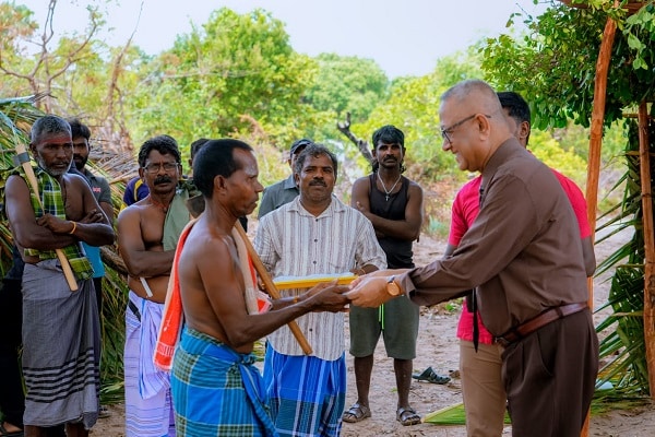 கிழக்கு மாகாணத்தின் கடற்பழங்குடியினர் சமூகத்தின் கலாச்சார பாரம்பரியத்தையும் மரபுகளையும் பாதுகாக்கும் பொருட்டு ஆண்டுதோறும் ஏற்பாடு செய்யப்படும் கடற்பழங்குடியினரின் பாரம்பரிய விழா, இன்று (2026.08.05) முத்தூர் நல்லூர் பகுதியில் நடைபெற்றது.