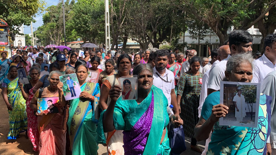 வலிந்து காணாமல் ஆக்கப்பட்டோருக்கான அனைத்துலக சர்வதேச தினத்தை முன்னிட்டு “நீதிக்கான நீள் பயணம்” எனும் தொனிப்பொருளில், யாழ்ப்பாணத்தில் நேற்று கவனயீர்ப்புப் பேரணியும் அனைத்துலக மாநாடும் இடம்பெற்றுள்ளது.