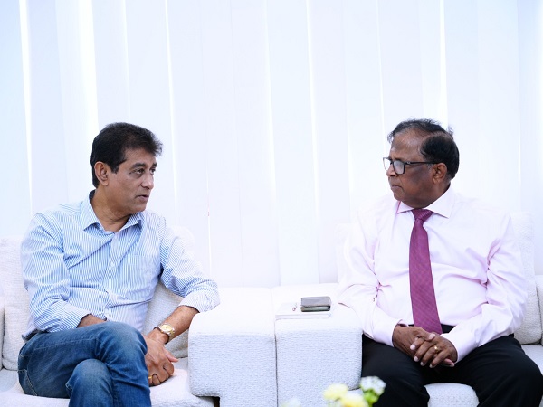 வடக்கு மாகாணத்தில் உருவாக்கத் திட்டமிடப்பட்டுள்ள காங்கேசன்துறை, பரந்தன் மற்றும் மாங்குளம் ஆகிய மூன்று முதலீட்டு வலயங்களின் முன்னேற்றம், முதலீட்டாளர்கள் எதிர்கொள்ளும் நடைமுறைச் சவால்கள்