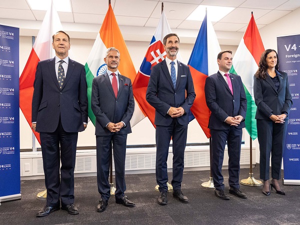 ஐ.நா. பாதுகாப்பு சபையில் (UNSC) இந்தியா நிரந்தர உறுப்பினராக இடம்பெற வேண்டும் என்று 'விஸெக்ராட் குழு' (Visegrád Group - V4) நாடுகளான சுலோவாக்கியா, போலந்து, ஹங்கேரி மற்றும் செக் குடியரசு ஆகிய நான்கு மத்திய ஐரோப்பிய நாடுகள் ஆதரவு தெரிவித்துள்ளன.