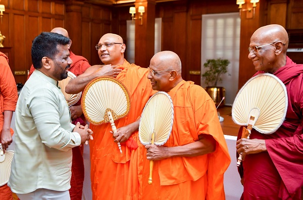 சிறைச்சாலைகள் கட்டளைச் சட்டத்தின் கீழ் உருவாக்கப்பட்ட சட்ட விதிகள் மற்றும் நிலையான கட்டளைகளைப் புதுப்பிப்பதற்காக, ஜனாதிபதி அநுர குமார திசாநாயக்கவின் பணிப்புரையின் பேரில் இன்று (08) விசேட குழுவொன்று நியமிக்கப்பட்டது.