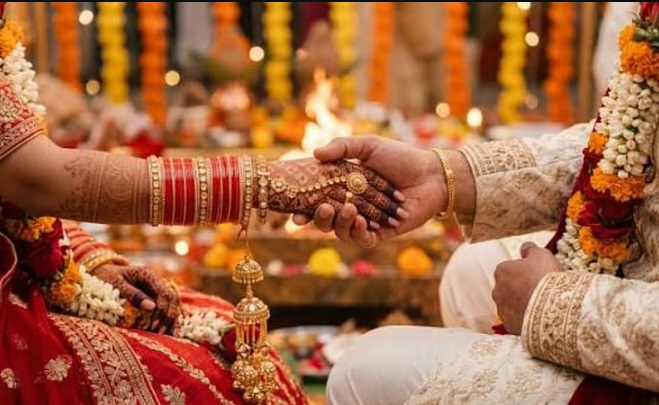 உத்​தர பிரதேசத்​தில் அரசு மானியம் பெறு​வதற்​காக போலி திருமணங்கள் நடை​பெற்​றது கண்​டு​பி​டிக்​கப்​பட்​டுள்​ளது. இது​தொடர்​பாக, 194 விண்​ணப்​பங்​கள் ரத்து செய்​யப்​பட்டு விசாரணைக்கு உத்​தர​விடப்​பட்​டுள்​ளது.