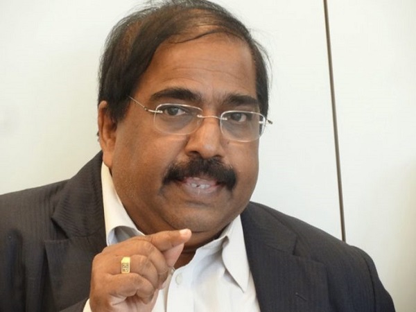 செம்மணி மனிதப் புதைகுழி விவகாரத்தில் தொல்லியல் துறைப் பேராசிரியர் ராஜ் சோமதேவாவால் யாழ்ப்பாணம் நீதிவான் நீதிமன்றத்தில் சமர்ப்பிக்கப்பட்டுள்ள அறிக்கை சந்தேகத்துக்கு இடமளிக்கும் வகையில் அமைந்திருக்கின்றது என்று ஜனநாயகத் தமிழ்த் தேசியக் கூட்டணியின் பேச்சாளர் சுரேஷ் பிரேமச்சந்திரன் குற்றம் சாட்டியுள்ளார்.