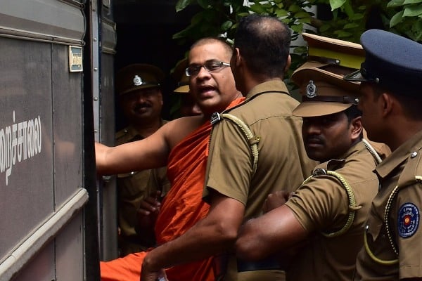 நீதிமன்ற அவமதிப்பு வழக்கில் குற்றவாளியாகக் காணப்பட்ட, பொது பலசேனா அமைப்பின் பொதுச் செயலர் கலகொடஅத்தே ஞானசார தேரருக்கு விதிக்கப்பட்ட சிறைத்தண்டனையின் எஞ்சிய காலப்பகுதியை நடைமுறைப்படுத்துமாறு மேன்முறையீட்டு நீதிமன்றம் நேற்று உத்தரவிட்டது.
