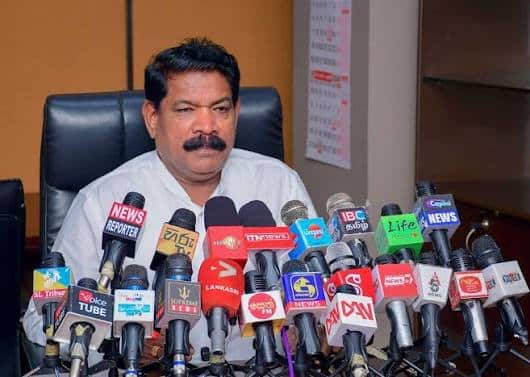 இலங்கை கடற்பரப்பிற்குள் நுழைந்து மீன்பிடிப்பதை விர்க்கும் வகையில் தமிழக மீனவர்களுக்கு உரிய விழிப்புணர்வை ஏற்படுத்த வேண்டியதன் அவசியம் தொடர்பில் இந்திய உச்சநீதிமன்றம் தெரிவித்துள்ள அவதானிப்புகள் வரவேற்கத்தக்கவை என கடற்றொழில், நீரியல் மற்றும் கடல்வளங்கள் அமைச்சர் இராமலிங்கம் சந்திரசேகர் தெரிவித்துள்ளார்.